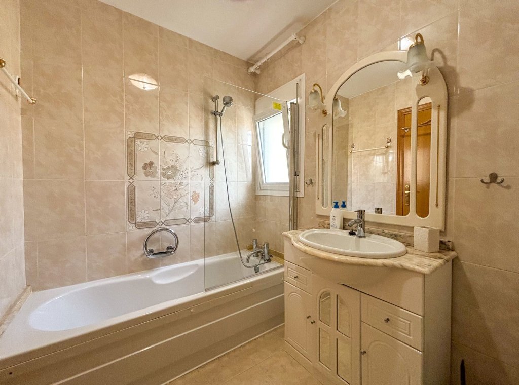Арендовать - Villa - Cabo Roig