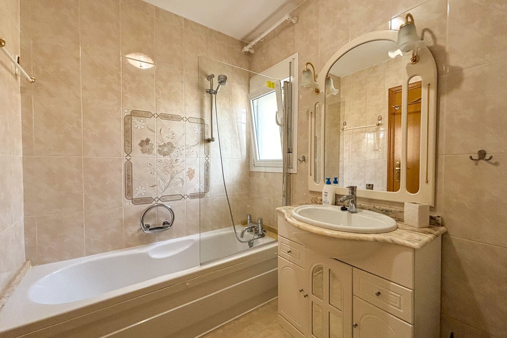 Арендовать - Villa - Cabo Roig