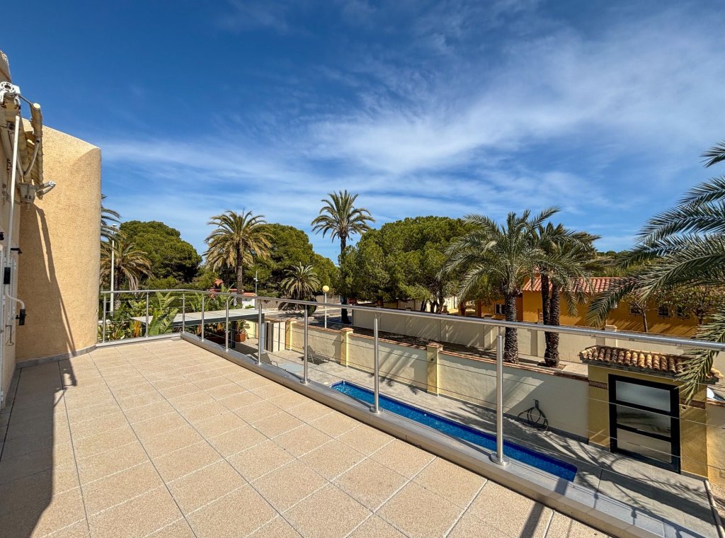 Арендовать - Villa - Cabo Roig