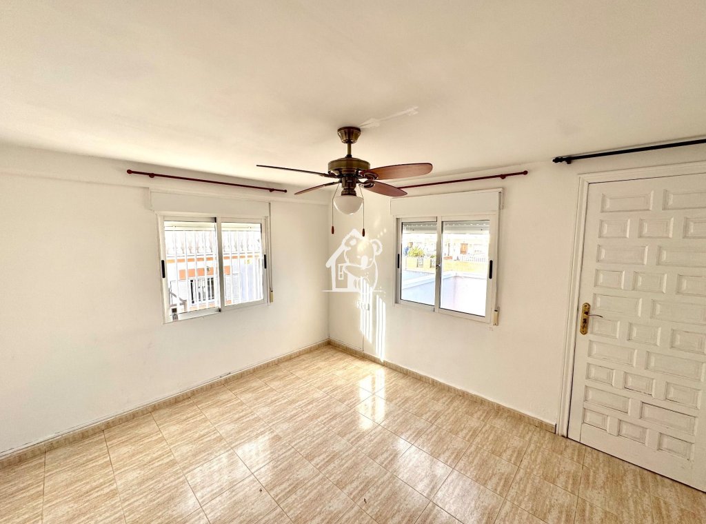 Арендовать - Villa - La Zenia