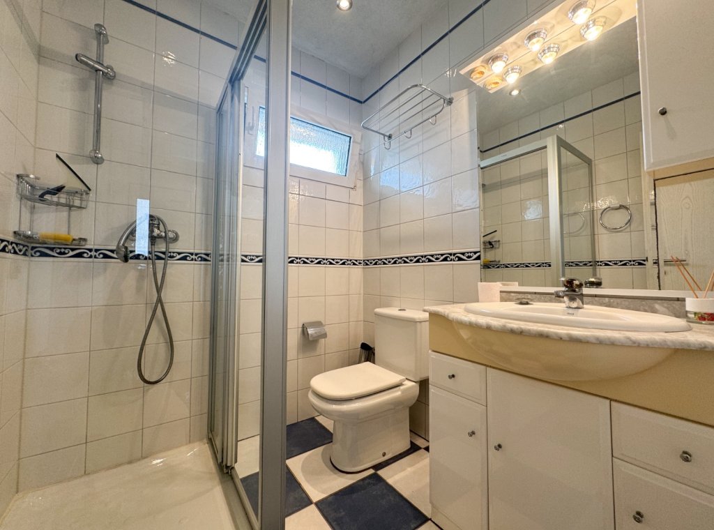 Арендовать - Villa - La Zenia