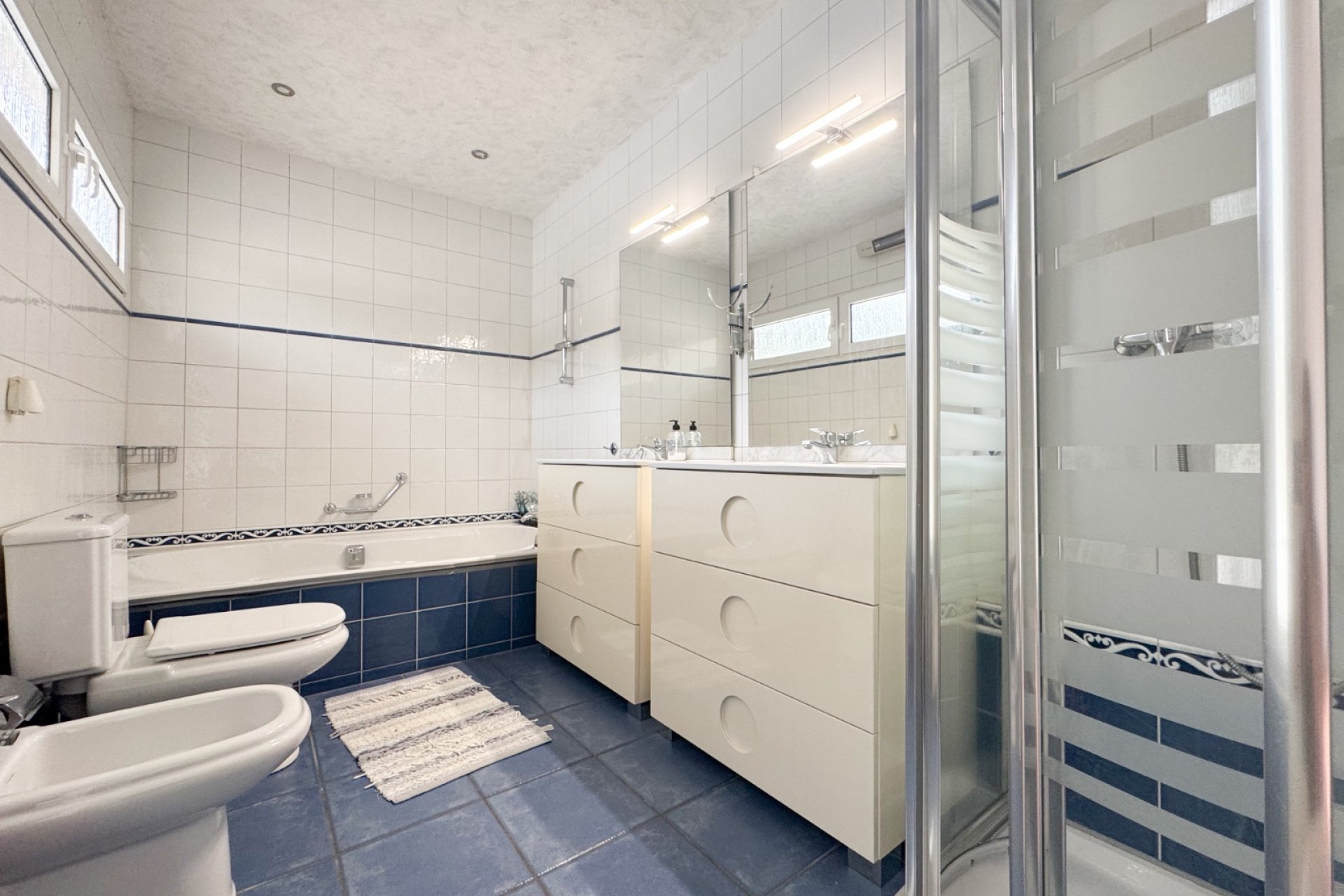 Арендовать - Villa - La Zenia