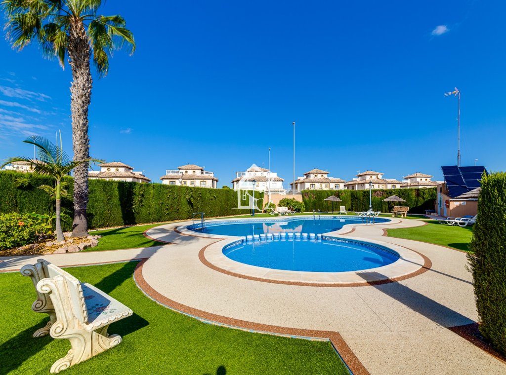 Арендовать - Villa - Orihuela Costa - Cabo roig - La Zenia