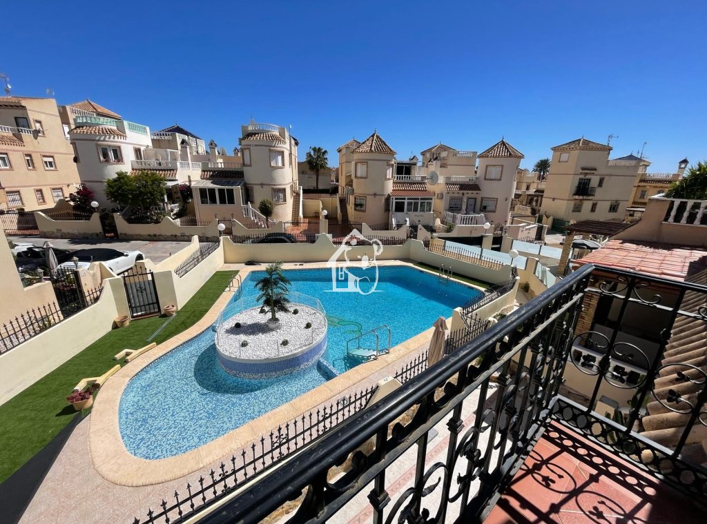 Арендовать - Villa - Orihuela Costa - Villamartín