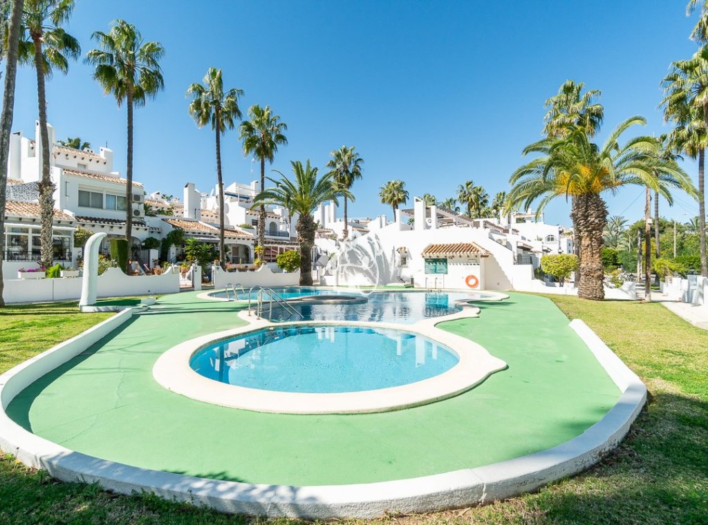 Арендовать - Villa - Orihuela Costa - Villamartín