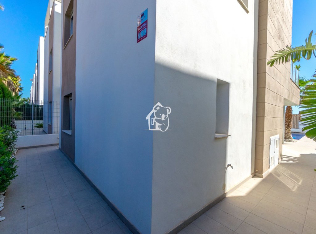 Арендовать - Villa - Urbanización El Raso
