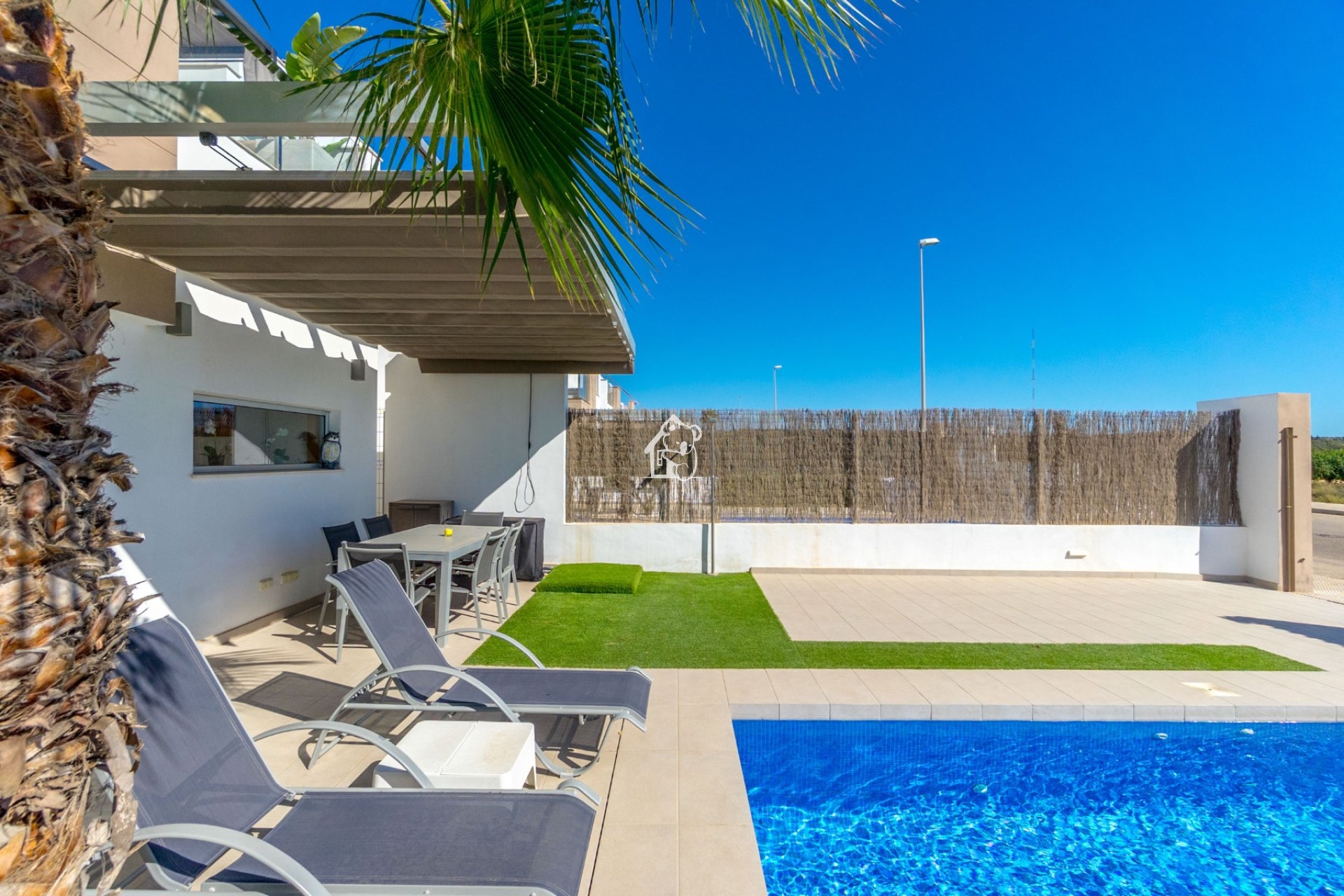 Арендовать - Villa - Urbanización El Raso
