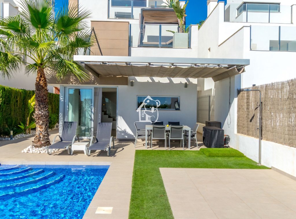 Арендовать - Villa - Urbanización El Raso