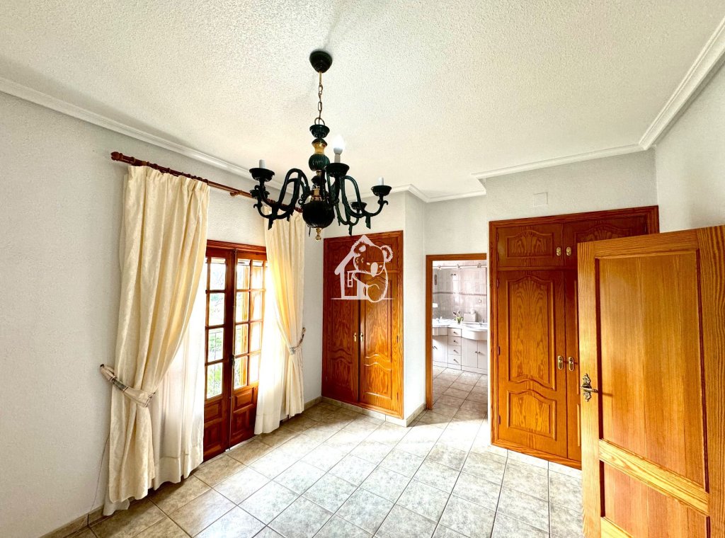 Herverkoop - Villa - Daya Nueva