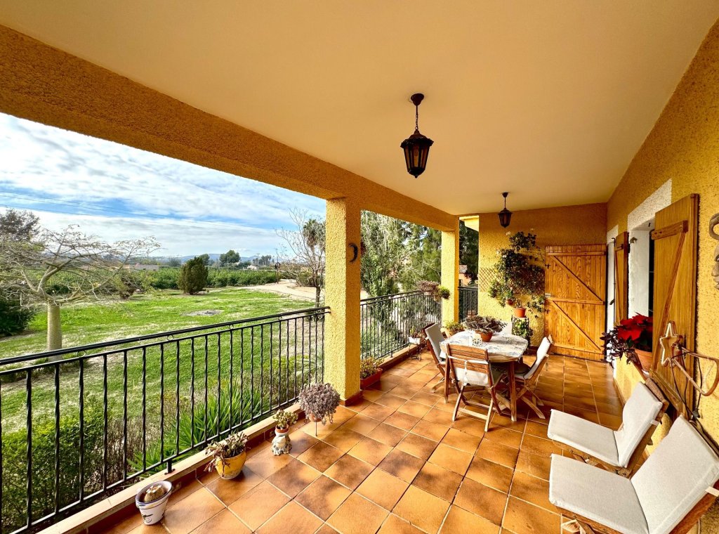 Herverkoop - Villa - Daya Nueva