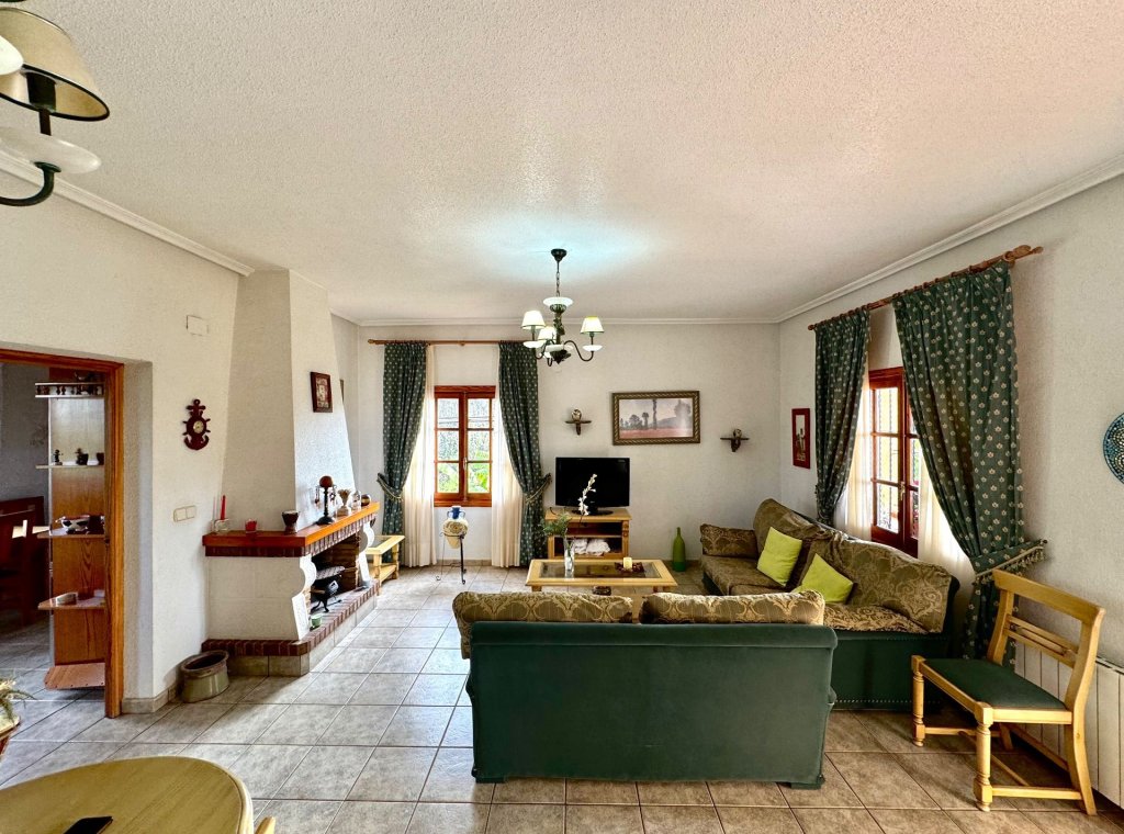 Herverkoop - Villa - Daya Nueva