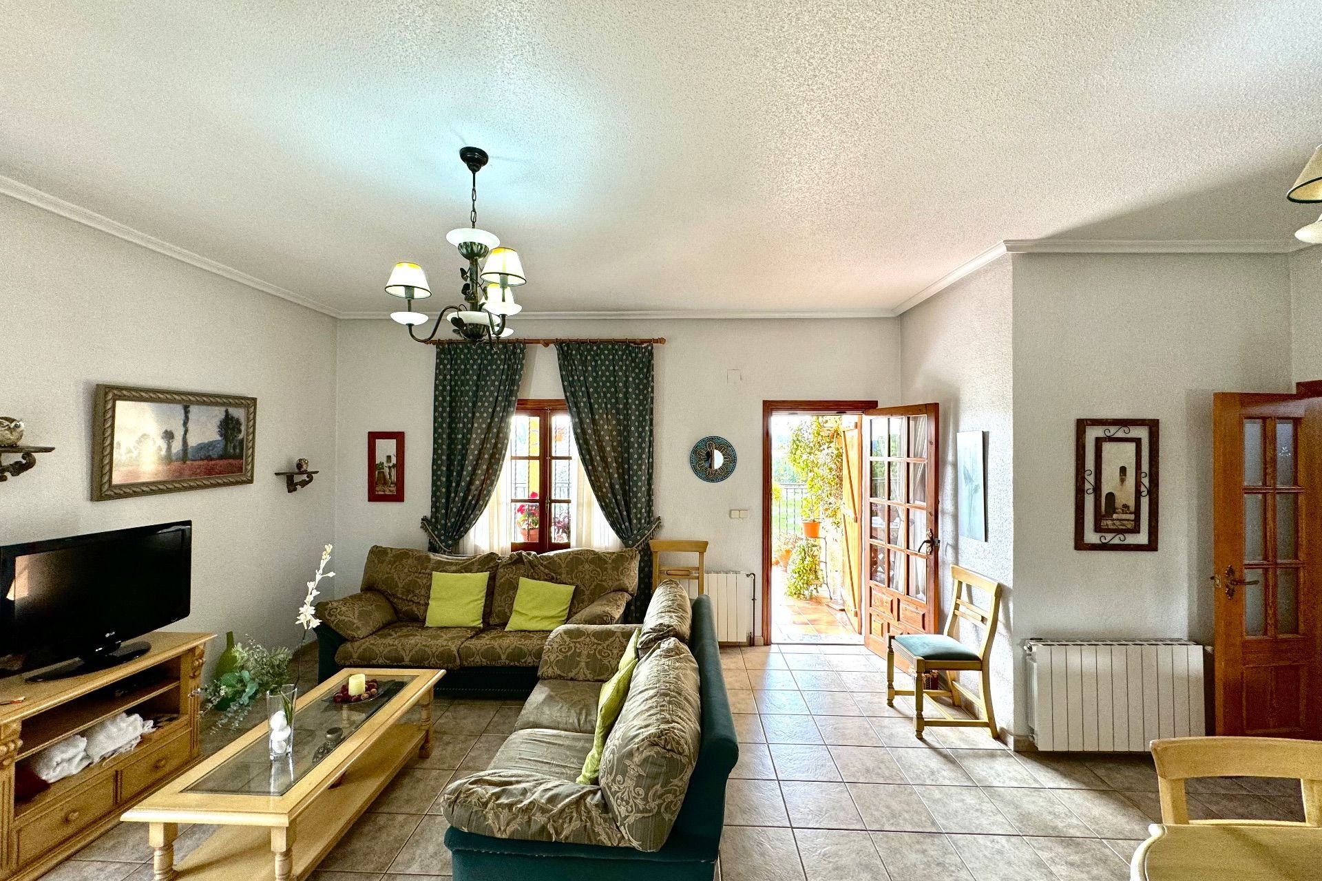 Herverkoop - Villa - Daya Nueva