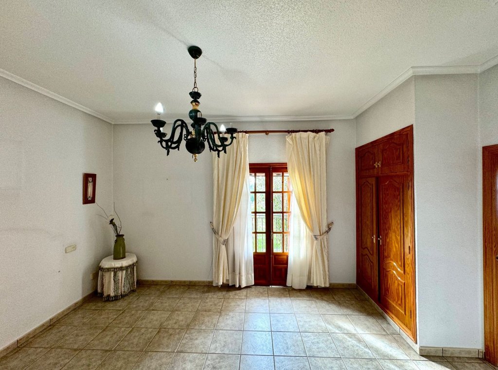 Herverkoop - Villa - Daya Nueva