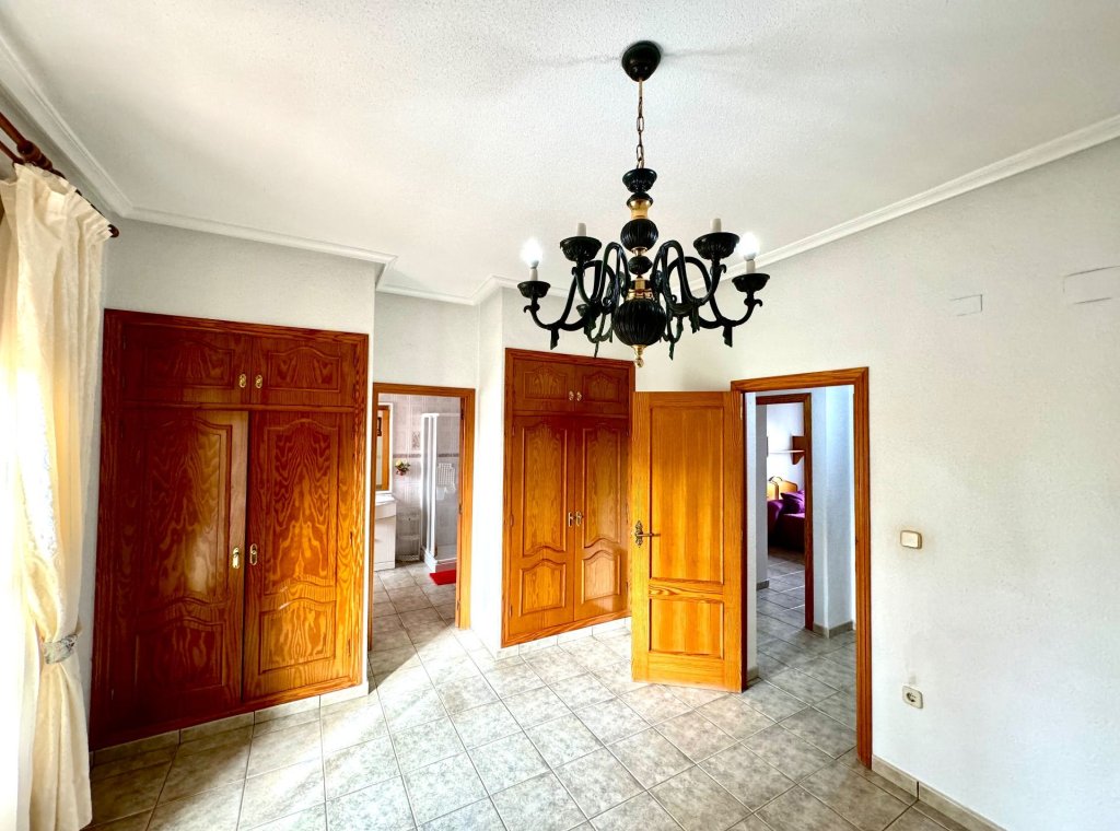 Herverkoop - Villa - Daya Nueva