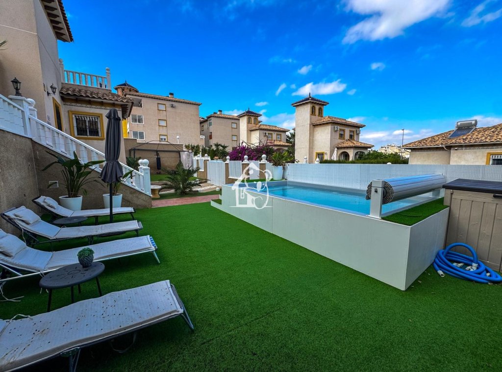 Herverkoop - Villa - Orihuela Costa - Villamartín