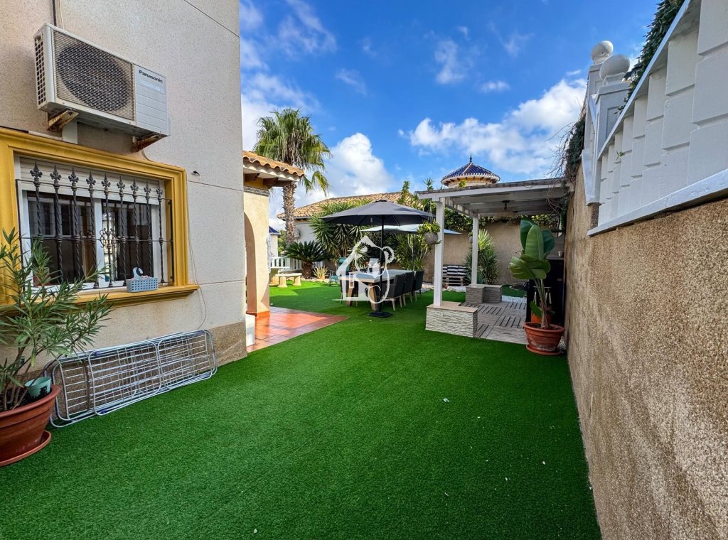 Herverkoop - Villa - Orihuela Costa - Villamartín
