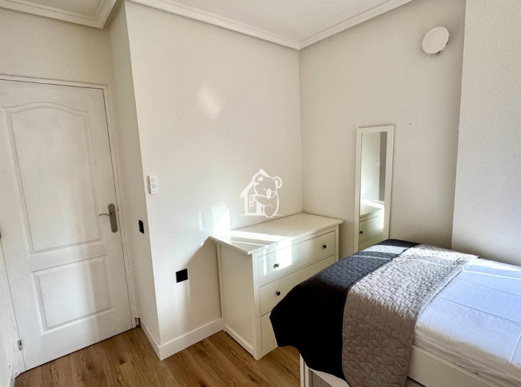 Lange Termijn Verhuur - Appartement / flat - Torrevieja - Centro