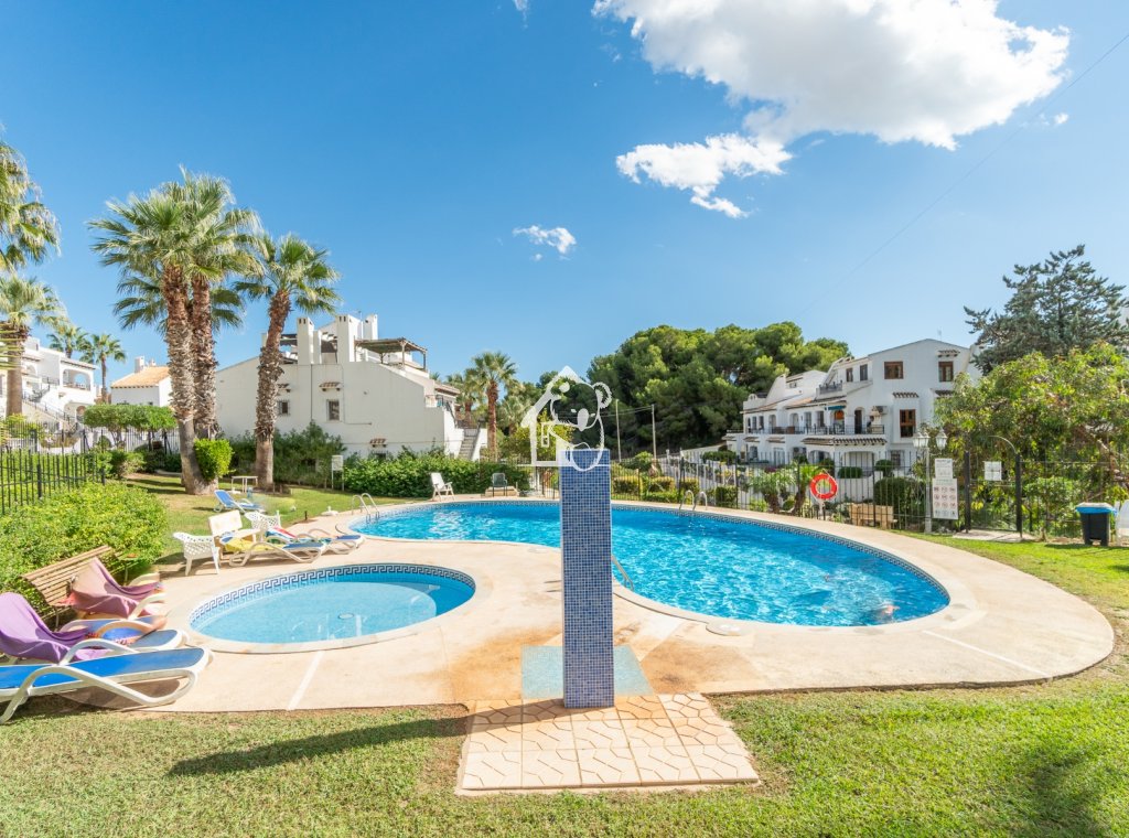 Lange Termijn Verhuur - Herenhuis - Orihuela Costa - Villamartín