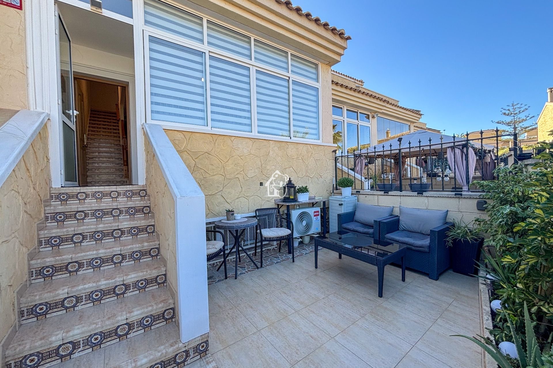 Lange Termijn Verhuur - Herenhuis - Torrevieja