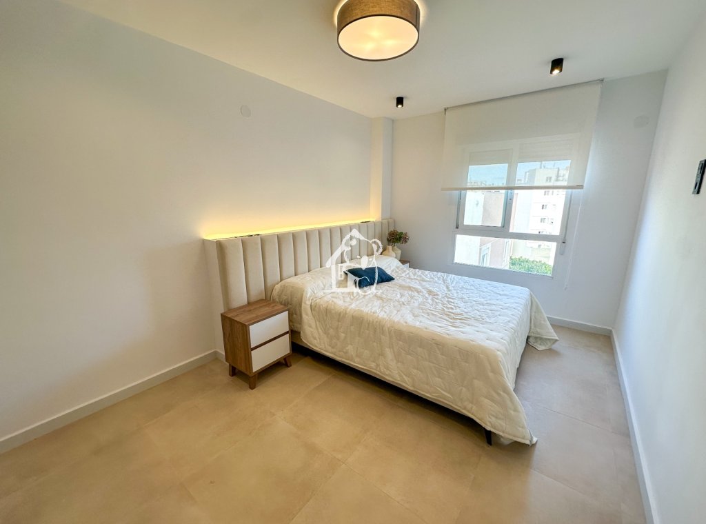 Lange Termijn Verhuur - Penthouse - Torrevieja - Playa de los Locos