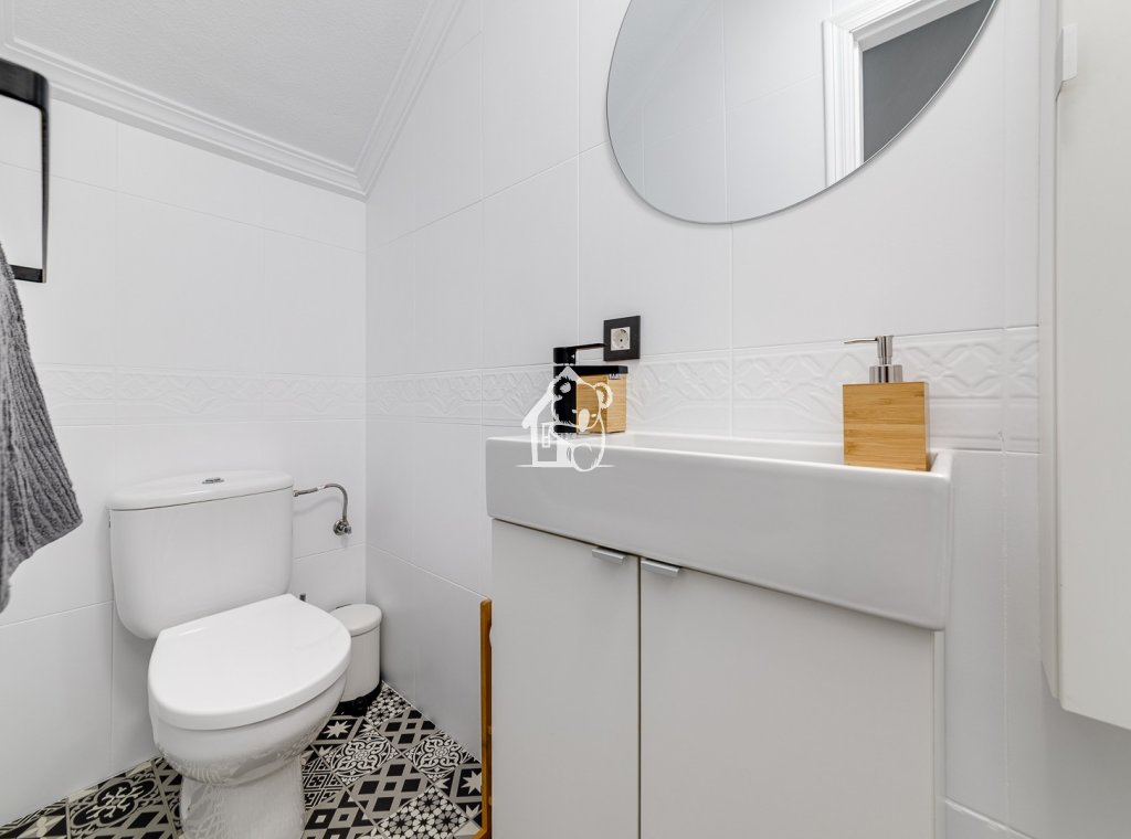 Lange Termijn Verhuur - Villa - Orihuela Costa - Cabo roig - La Zenia