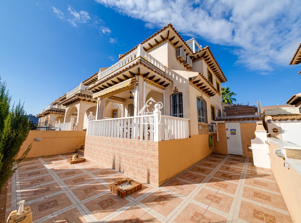 Lange Termijn Verhuur - Villa - Orihuela Costa - Cabo roig - La Zenia