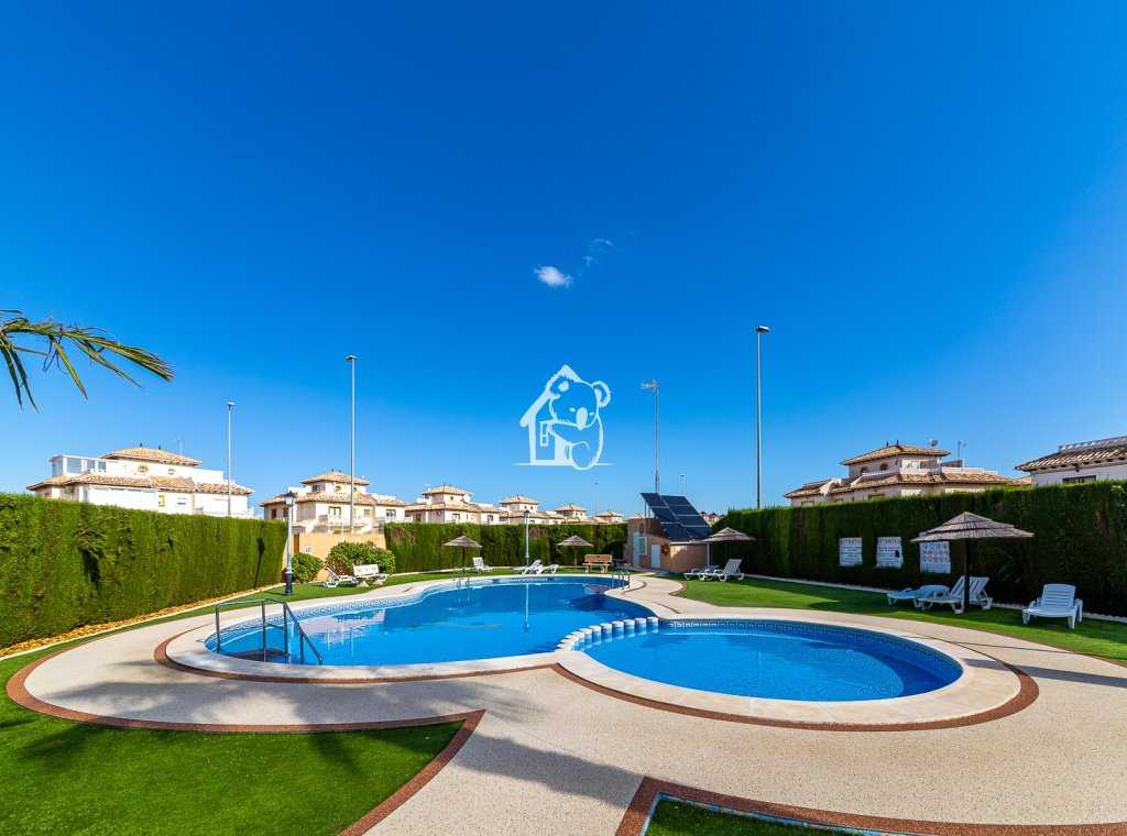 Lange Termijn Verhuur - Villa - Orihuela Costa - Cabo roig - La Zenia