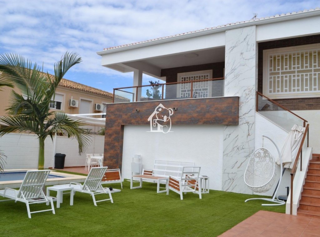 Lange Termijn Verhuur - Villa - Orihuela Costa - Cabo roig - La Zenia