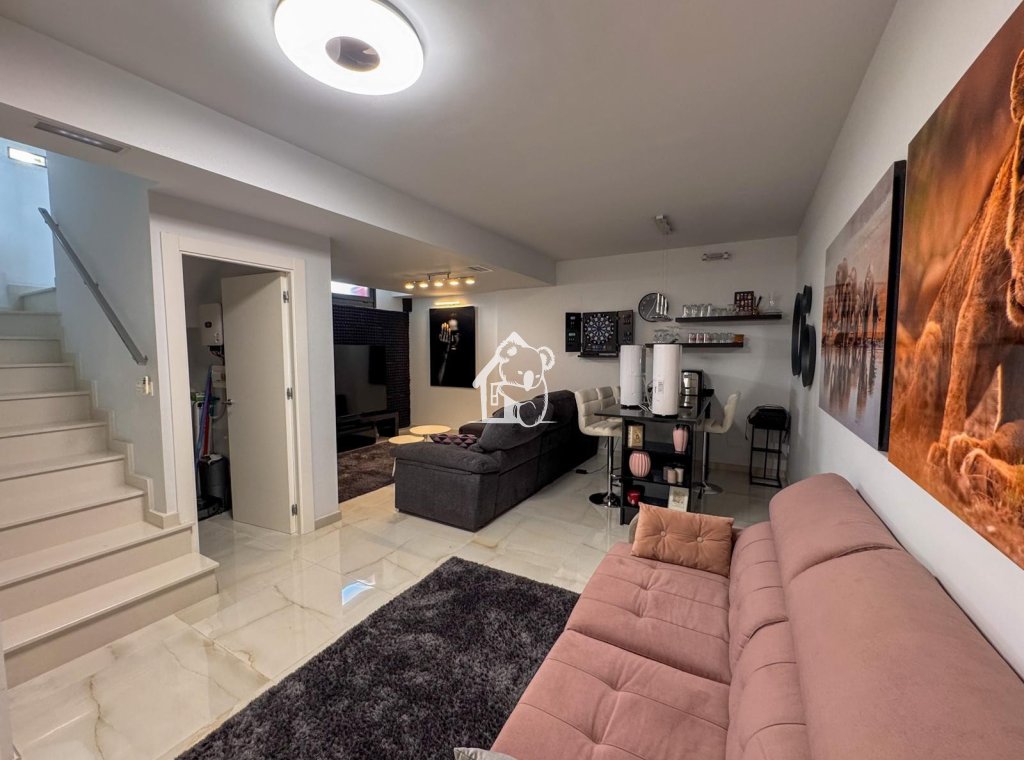 Lange Termijn Verhuur - Villa - Orihuela Costa - Cabo roig - La Zenia
