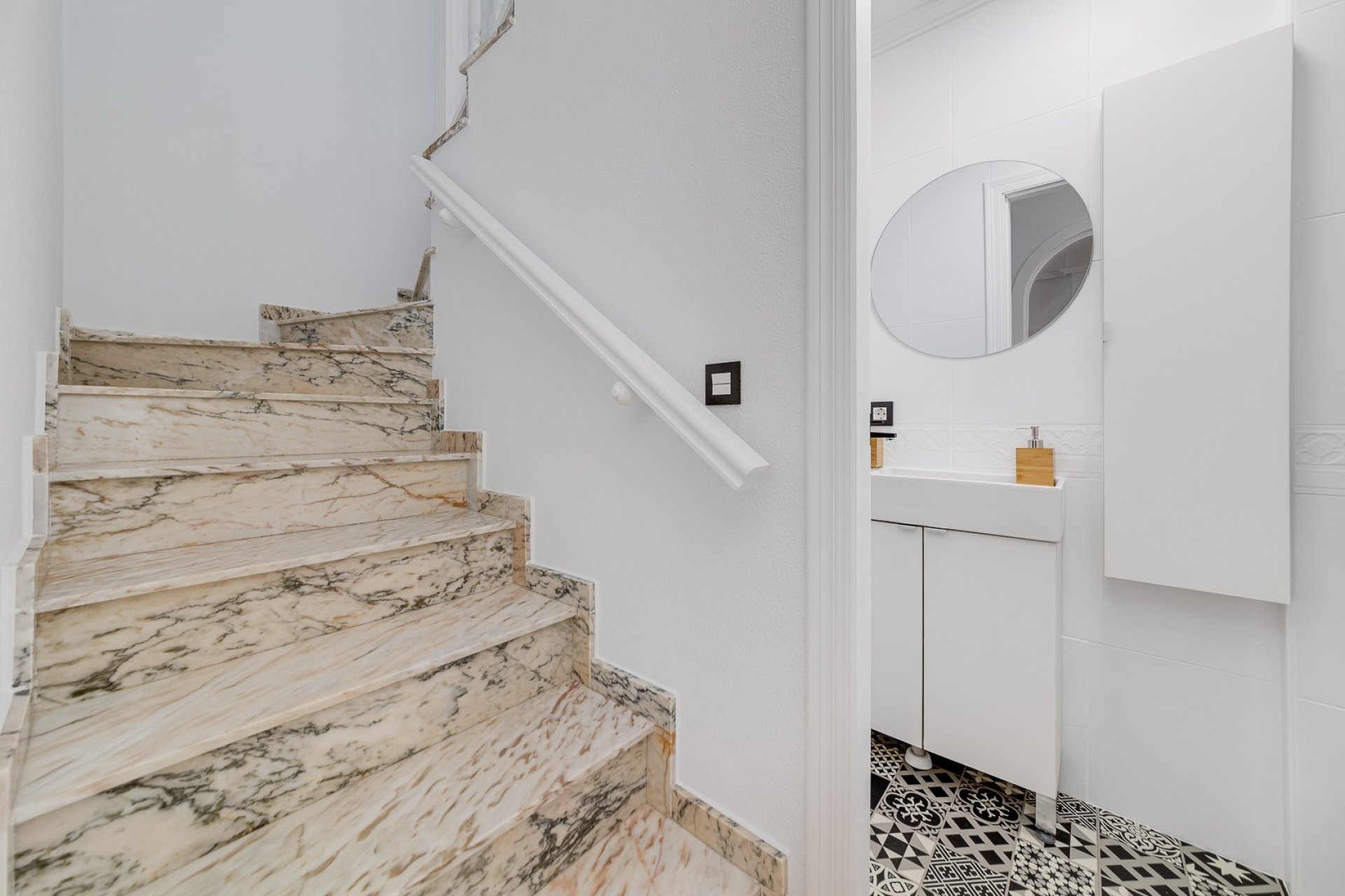 Lange Termijn Verhuur - Villa - Orihuela Costa - Cabo roig - La Zenia