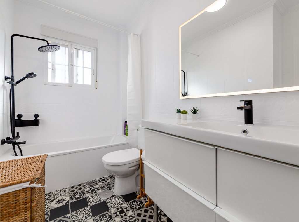 Lange Termijn Verhuur - Villa - Orihuela Costa - Cabo roig - La Zenia
