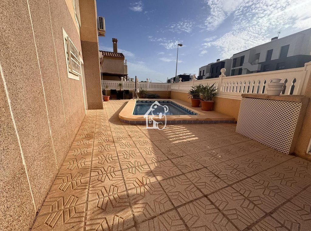Lange Termijn Verhuur - Villa - Orihuela Costa - Los Altos