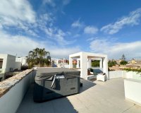 Lange Termijn Verhuur - Villa - Orihuela Costa - Los Dolses