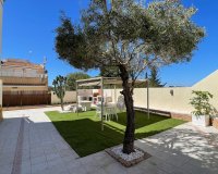 Lange Termijn Verhuur - Villa - Orihuela Costa - Villamartín