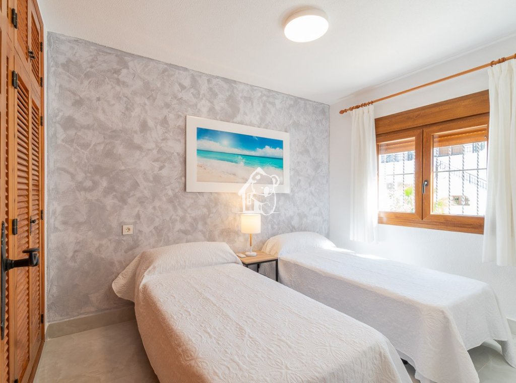 Lange Termijn Verhuur - Villa - Orihuela Costa - Villamartín