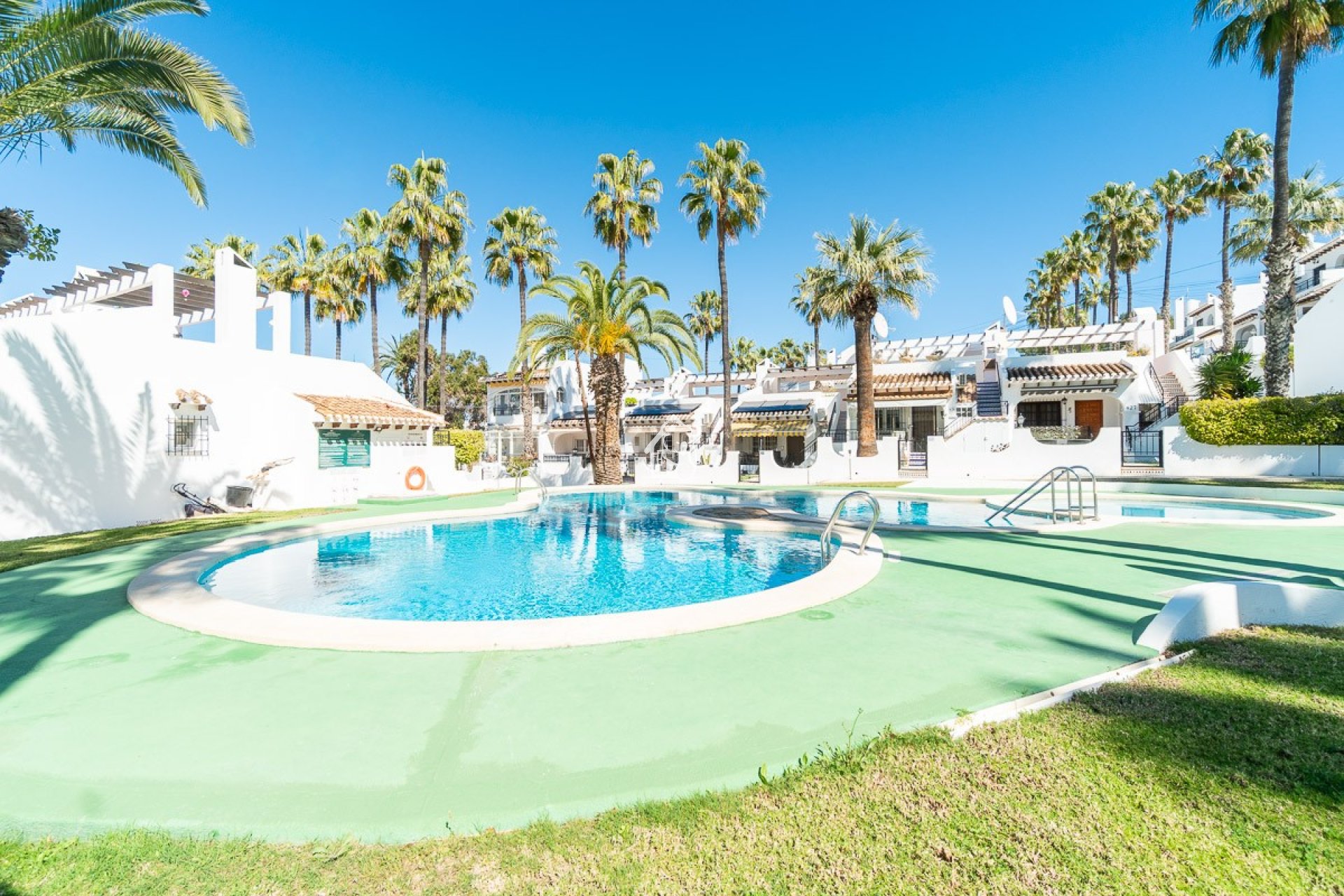 Lange Termijn Verhuur - Villa - Orihuela Costa - Villamartín