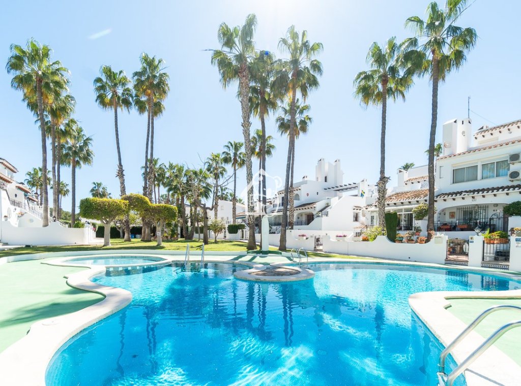 Lange Termijn Verhuur - Villa - Orihuela Costa - Villamartín