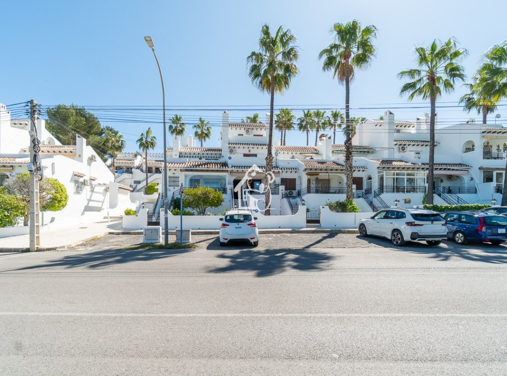Lange Termijn Verhuur - Villa - Orihuela Costa - Villamartín