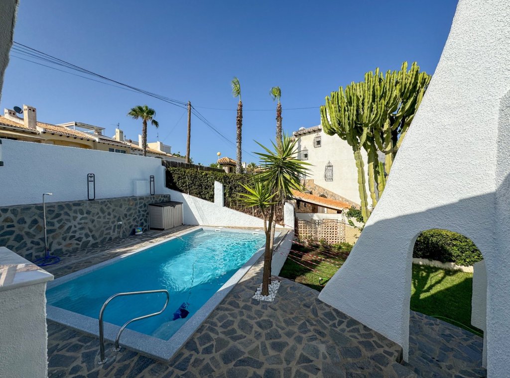 Lange Termijn Verhuur - Villa - Orihuela Costa