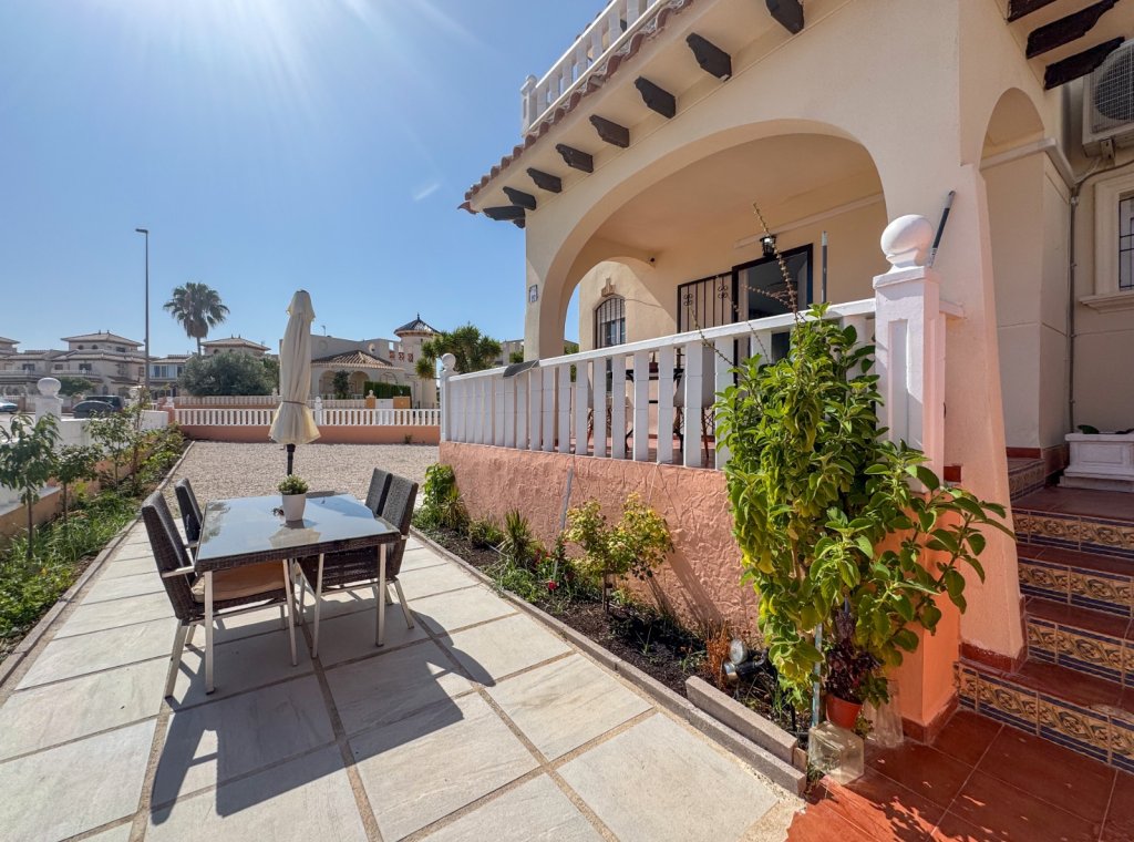 Lange Termijn Verhuur - Villa - Orihuela Costa