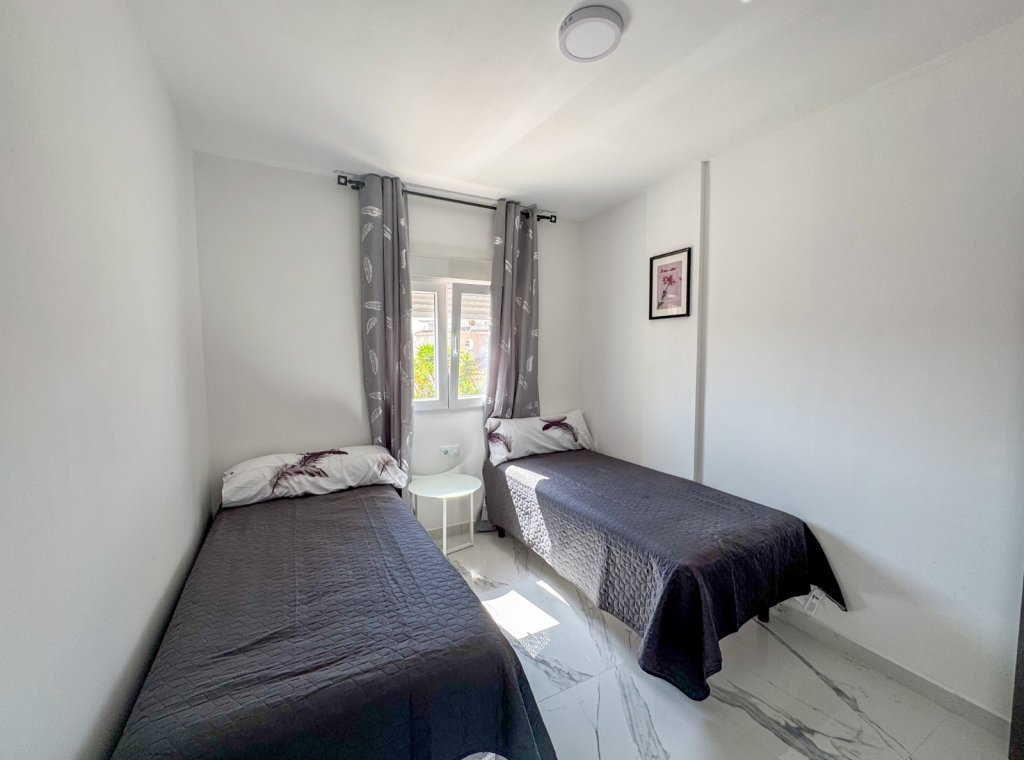 Lange Termijn Verhuur - Villa - Orihuela Costa
