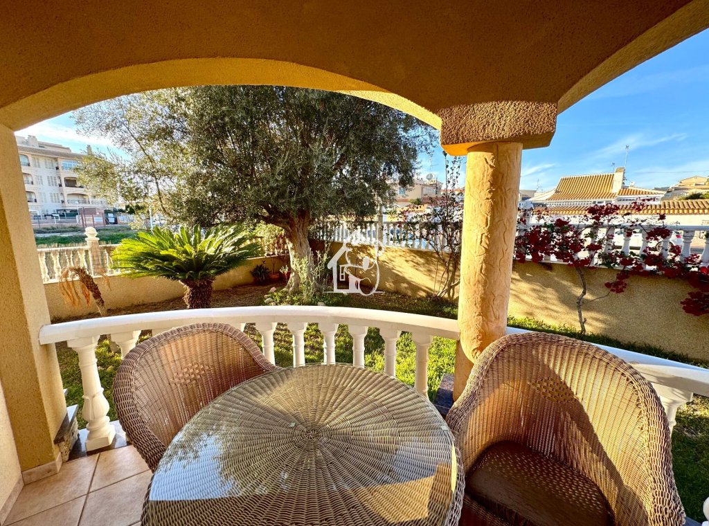 Lange Termijn Verhuur - Villa - Orihuela