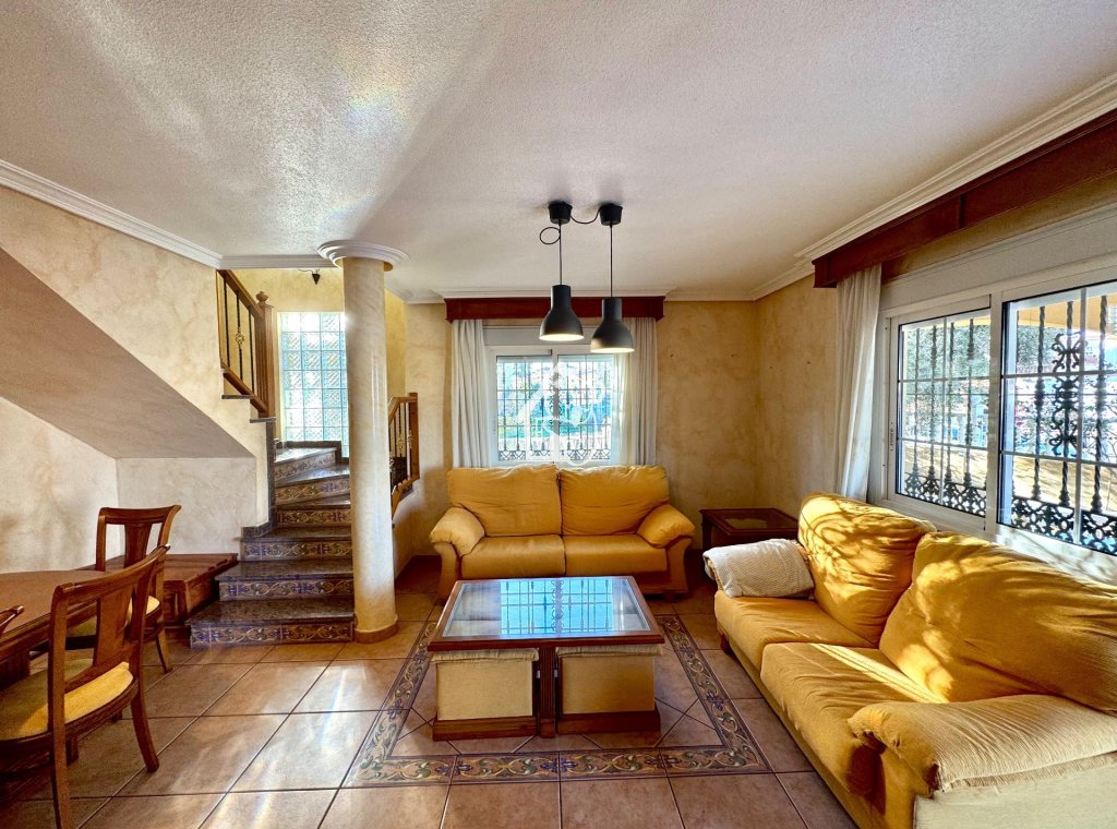 Lange Termijn Verhuur - Villa - Orihuela