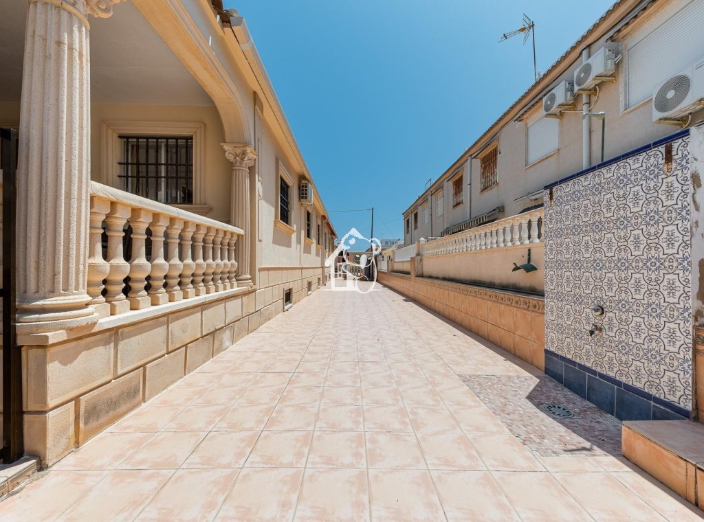 Lange Termijn Verhuur - Villa - Torrevieja - Torrelamata - La Mata