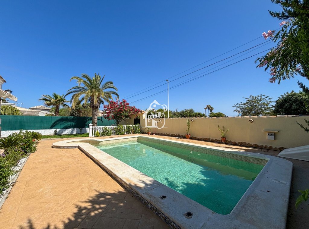 Lange Termijn Verhuur - Villa - Torrevieja - Torrevieja Centro