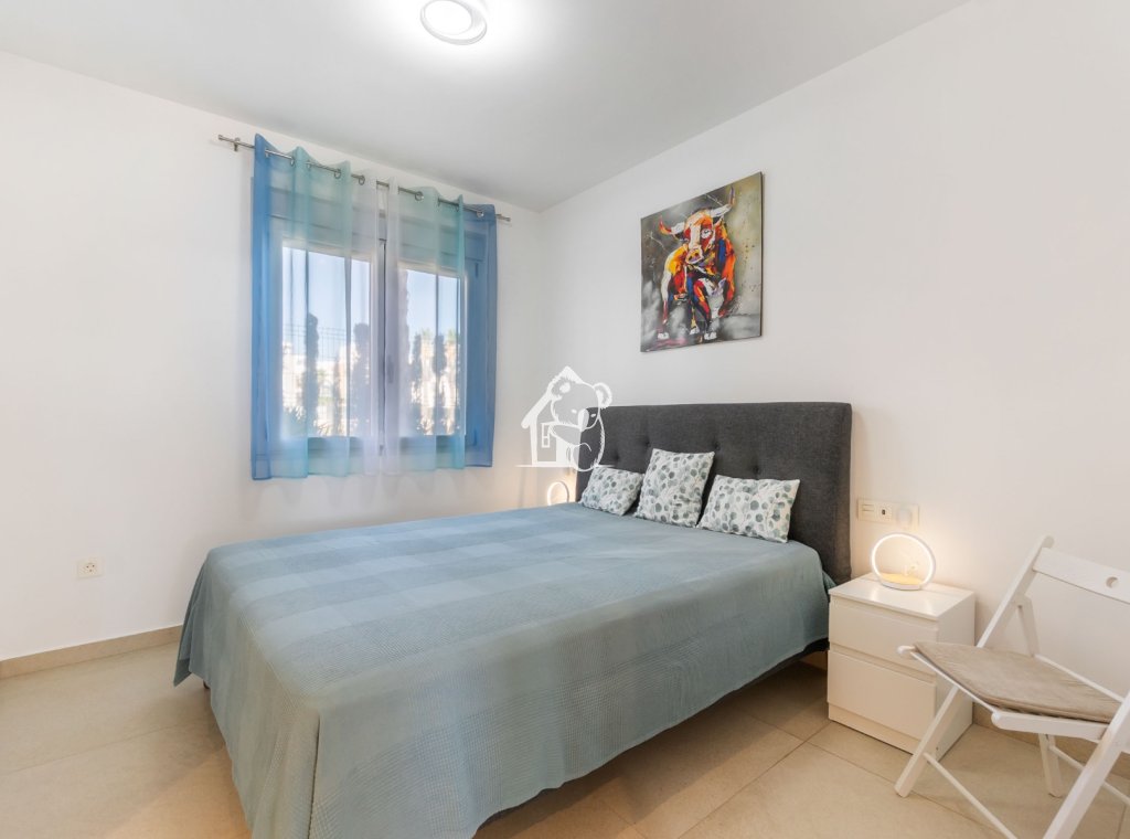 Lange Termijn Verhuur - Villa - Urbanización El Raso