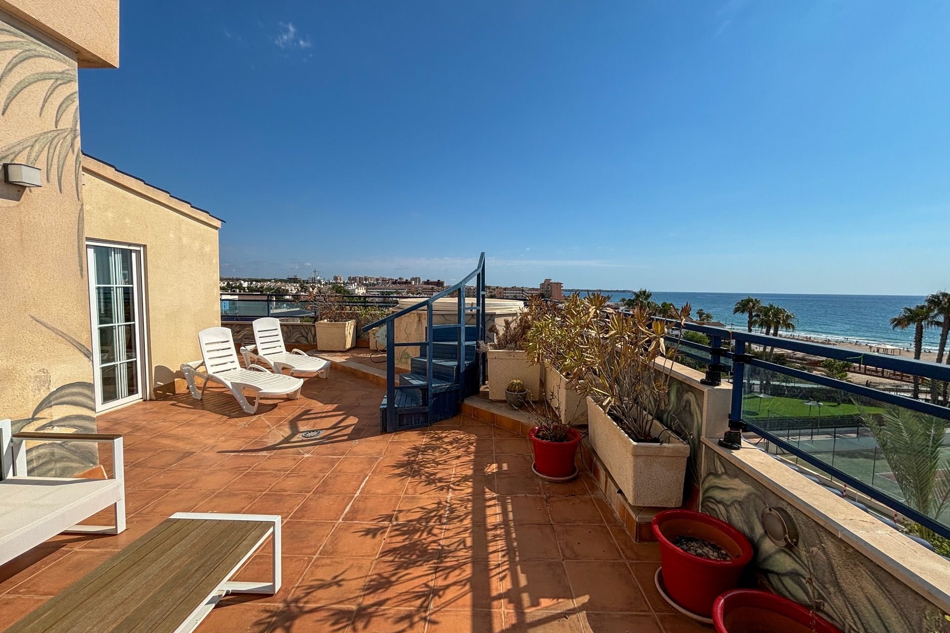Location - Attique - Mil Palmeras