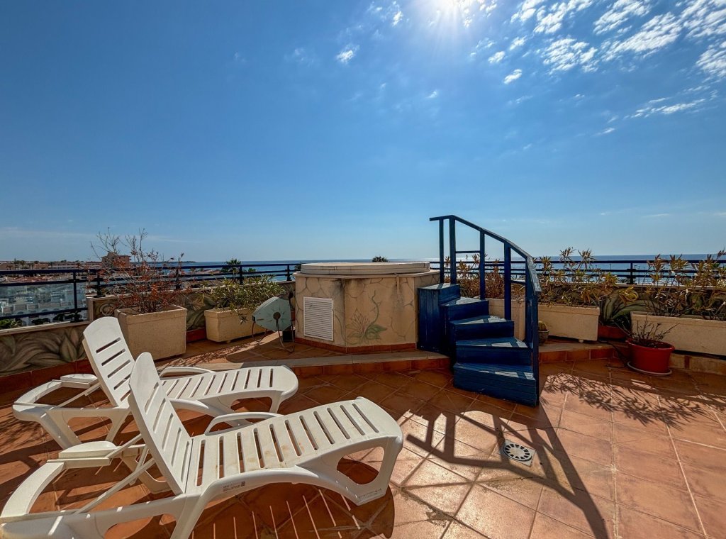 Location - Attique - Mil Palmeras