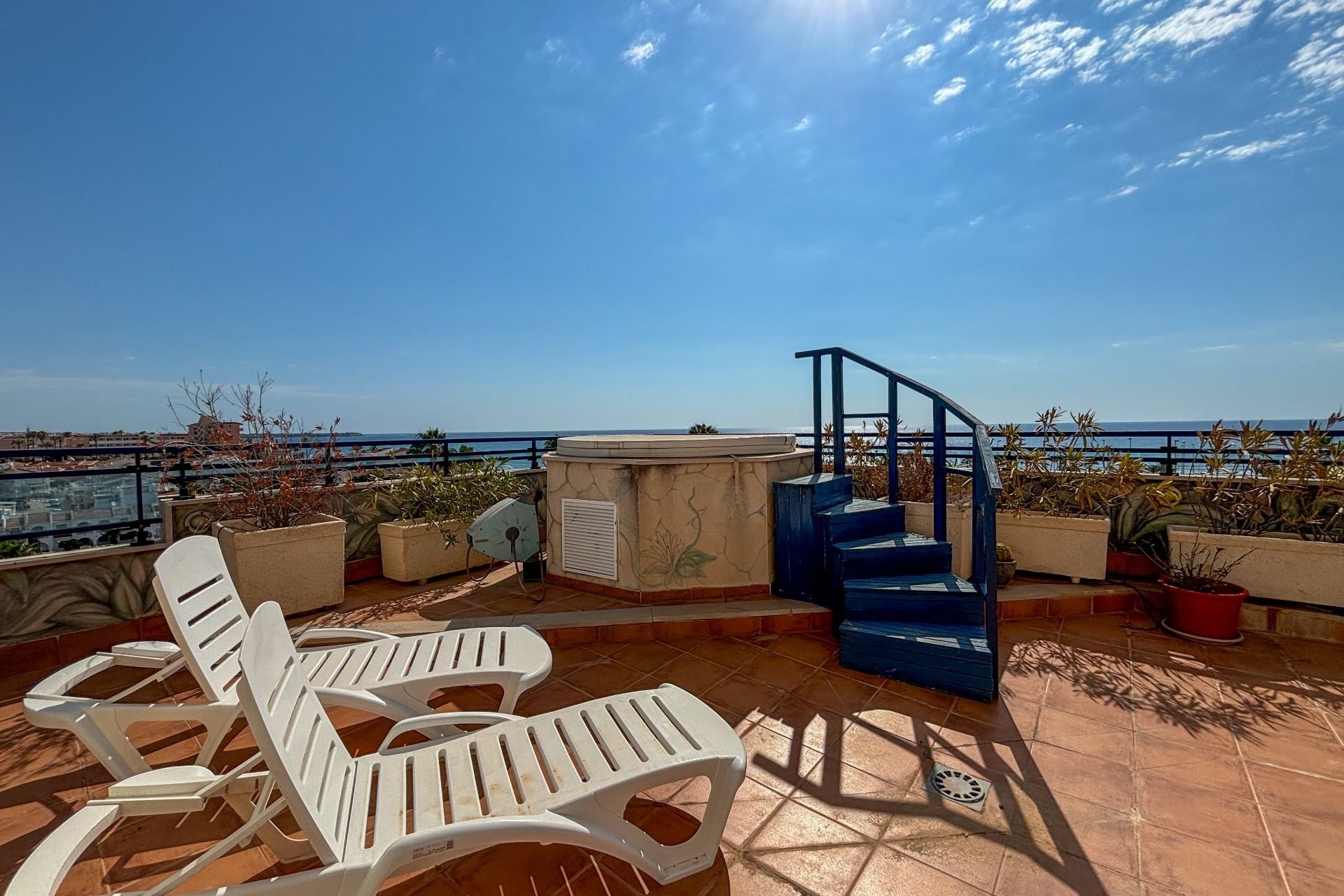 Location - Attique - Mil Palmeras