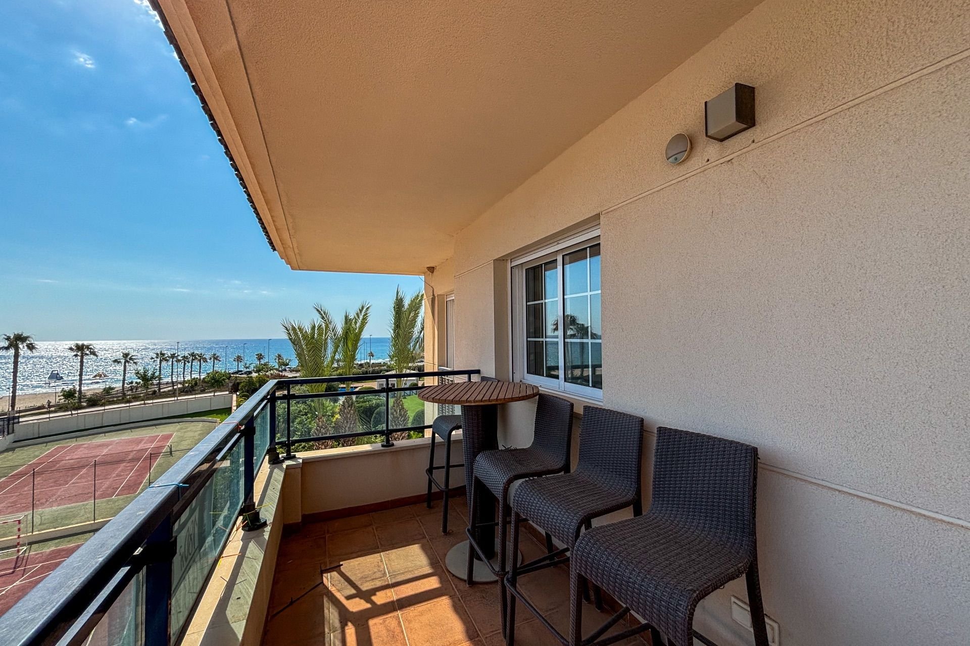 Location - Attique - Mil Palmeras